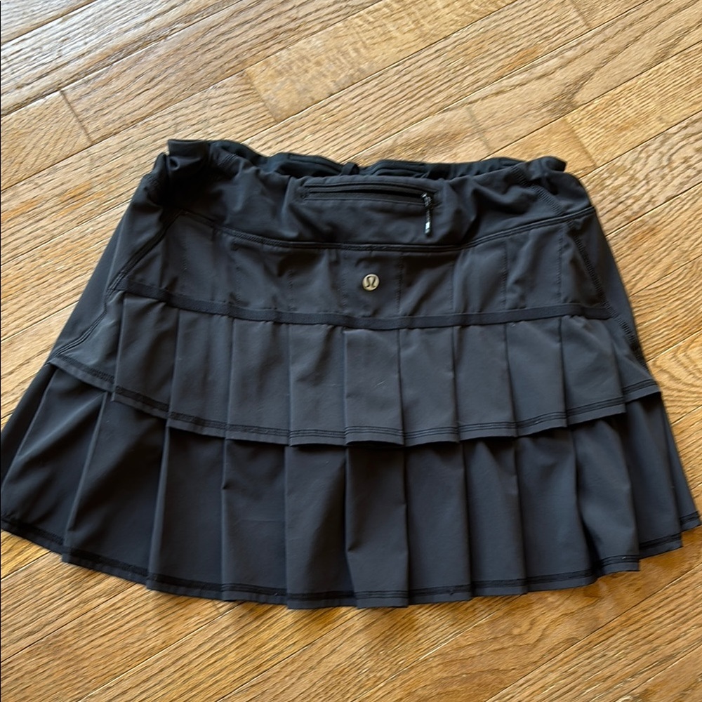 Lululemon classic triple skirt retired size 8 tall